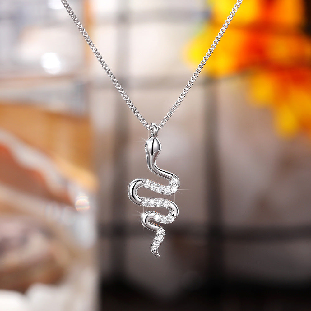 Dames Ketting met Slang Hanger - Zirkonia - Goud of Witgoud - Luxe Feestsieraad