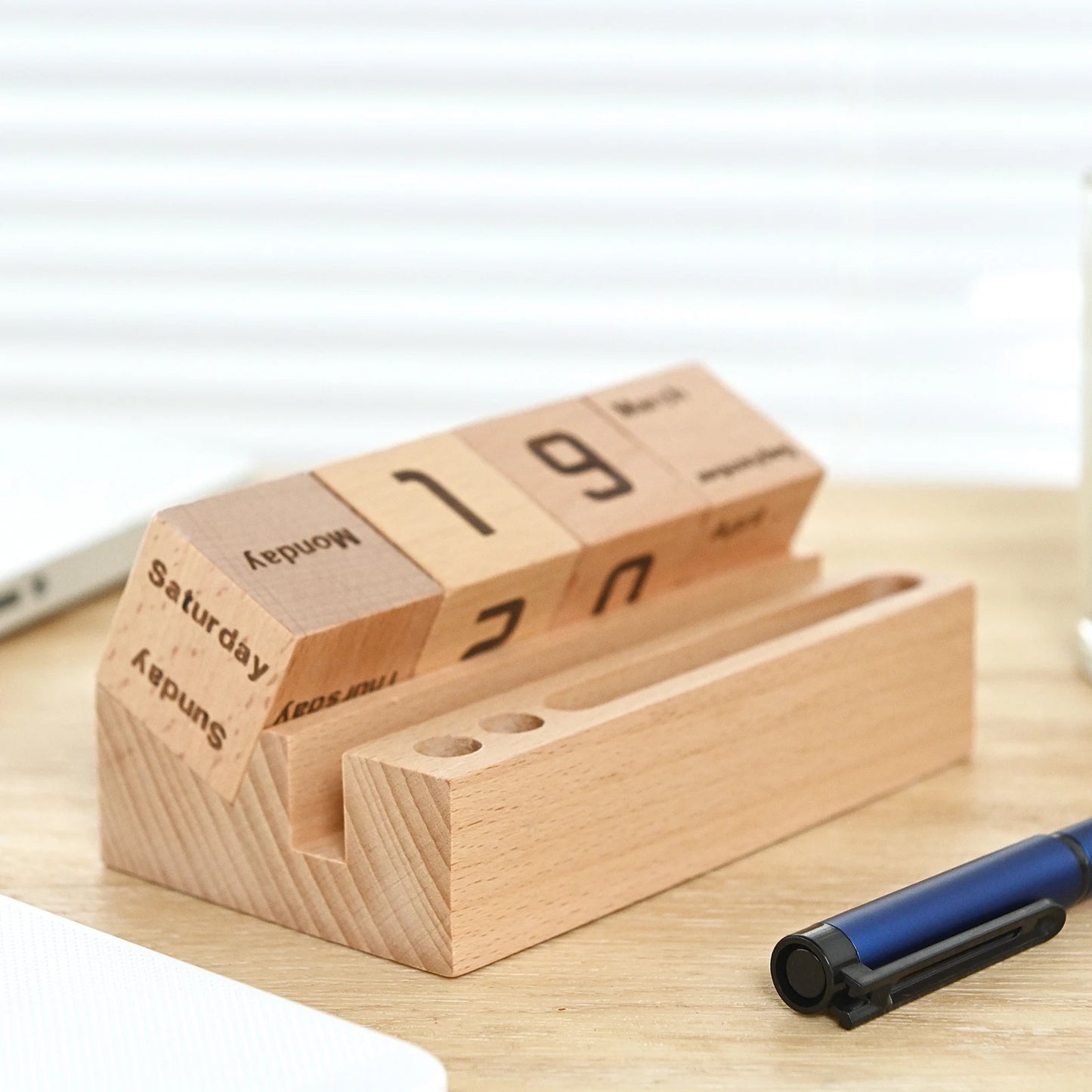 Houten Kalender met Draaiblokken – Bureau Accessoire