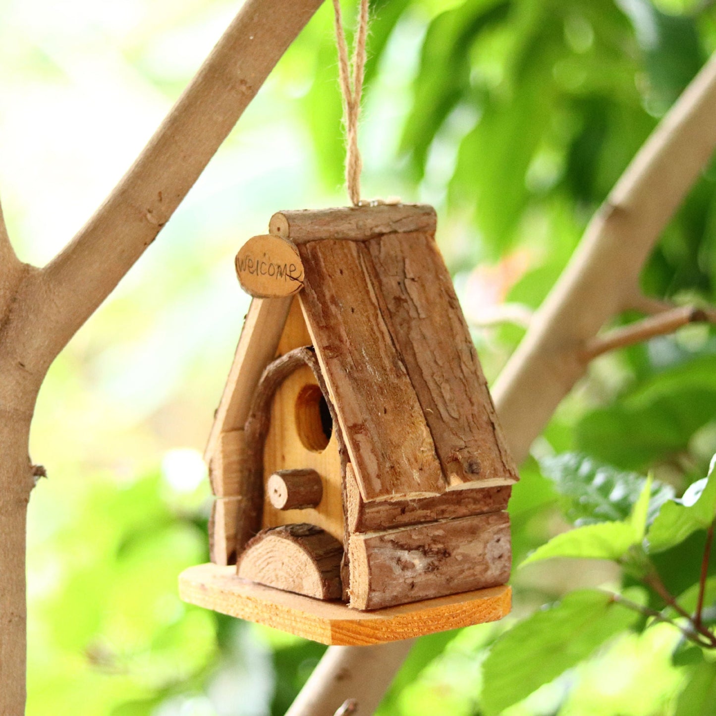 Handgemaakt Houten Vogelhuisje – Rustiek Design voor Tuin of Balkon