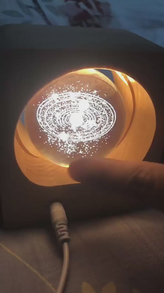 Kristallen bol nachtlamp - LED houten lamp - 3D laser gegraveerd - dimbaar - USB
